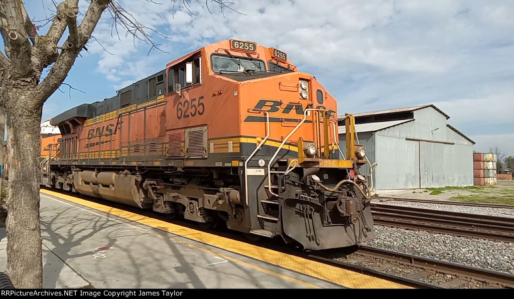 BNSF 6255